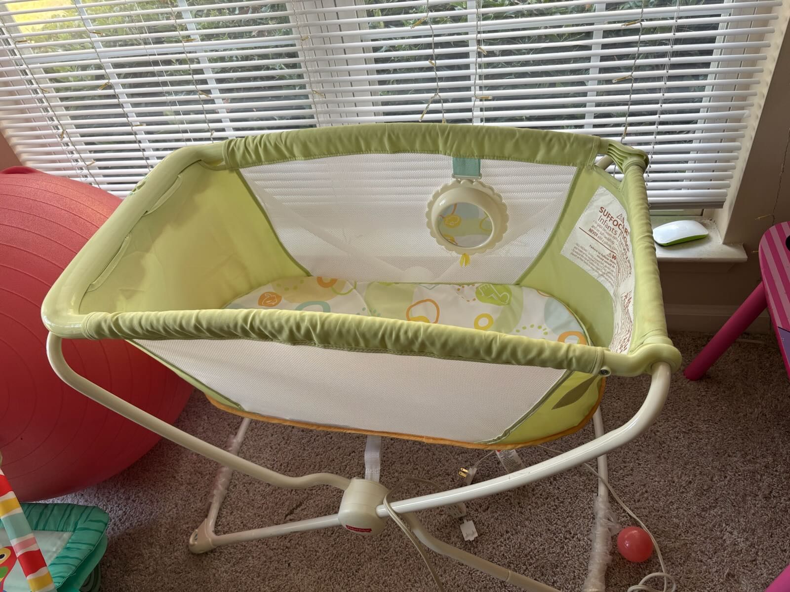FISHER-PRICE ROCK WITH ME BASSINET