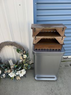 Trash Can W Pedal To Open Free Hand