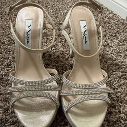 Gold 4 inch Nina New York Heels Size 7.5