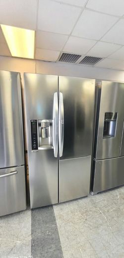 LG Side‑by‑Side Fridge – Stainless w/ Ice & Water Dispenser