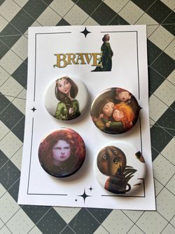 Brave pin back button set