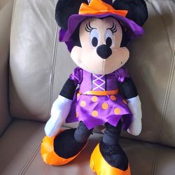 Minnie Holiday Edition New 