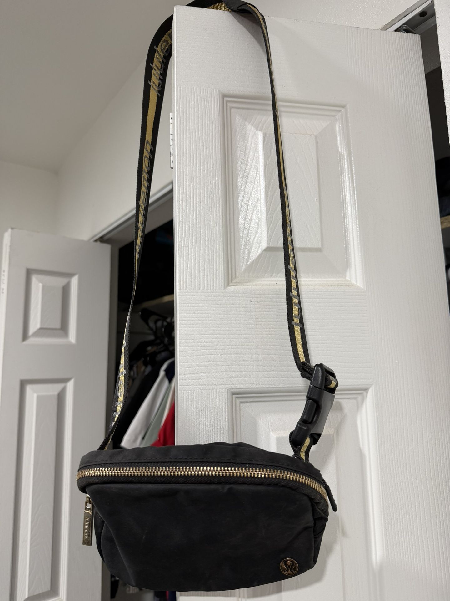 Lululemon Cross Bags Black With Sliver And Black With Gold
