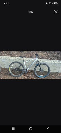 Giant Mountain Bike with Maxxis Tires