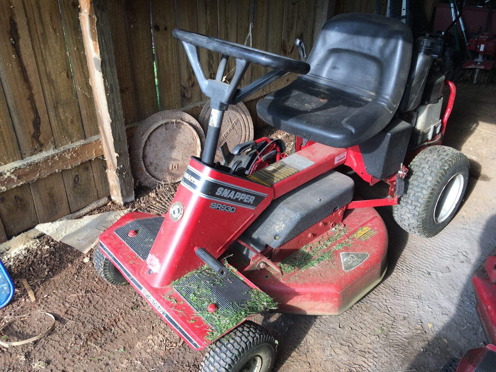 Snapper Riding Mower 30” Cut SR930 - 9HP Briggs Engine Ready To Cut
