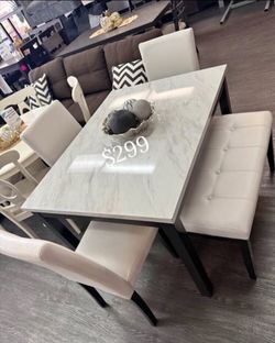 Gorgeous‼️ 5-Pc White Dining Table Set