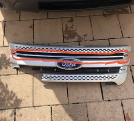 Ford explore 2013 upper grille grill