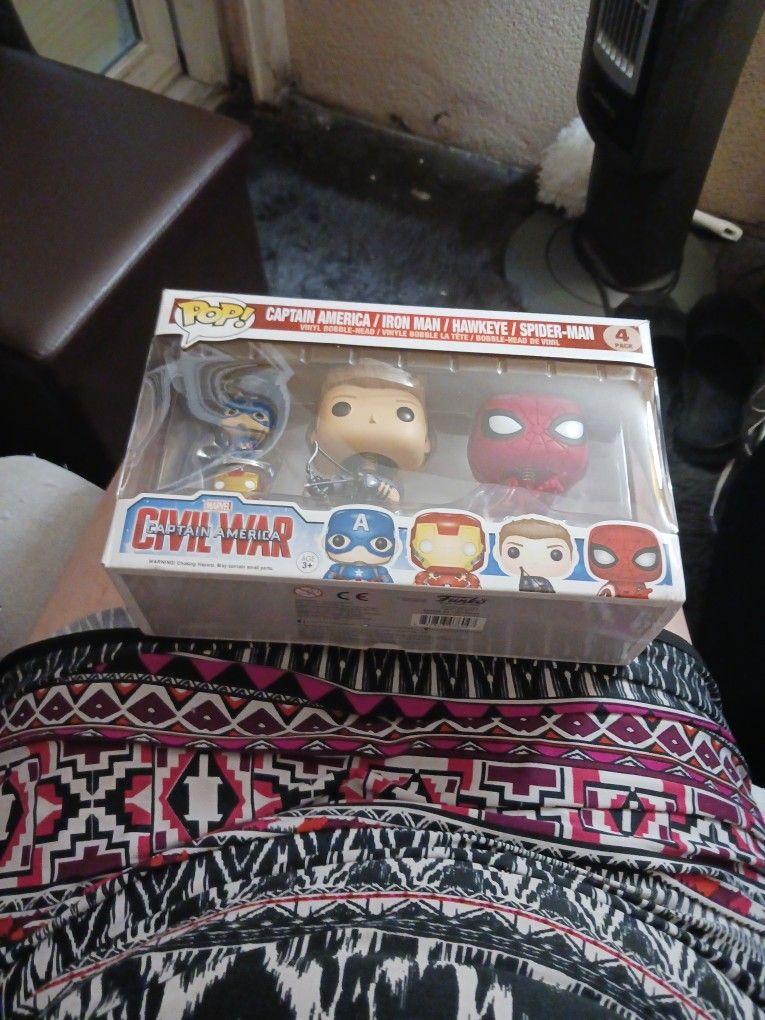 Funko Pop Marvel 4 Pack Captain/Iron Man/hawkeye/spiderman