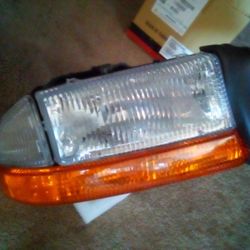 Brand New Headlight Assembly For 2000 Dodge Dakota