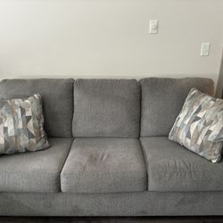 Couch With 2 Cushions 
