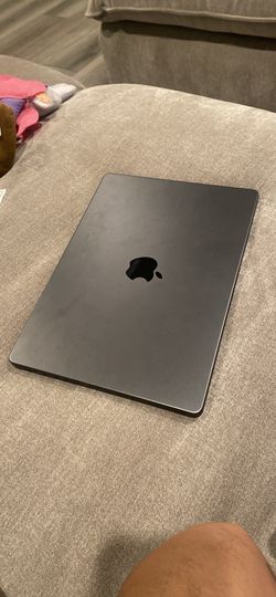 Macbook Pro 14” M3 Pro, 18 GB RAM, 512 GB SSD with AppleCare+