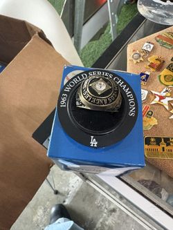 Los Angeles Dodgers 1963 World Series Replica Ring