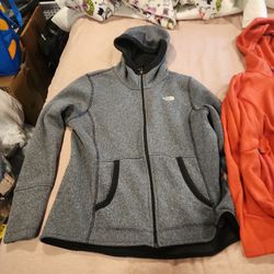 Northface Women's Size Large sweatshirts