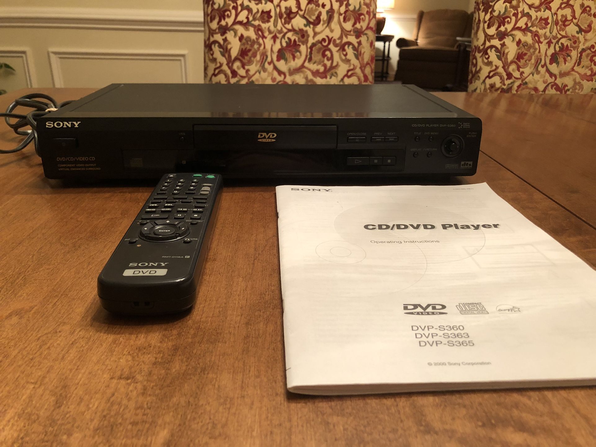 DVD/CD Player - Sony DVP-S30