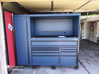 Husky  80 inch tool chest and cabinet with side locker