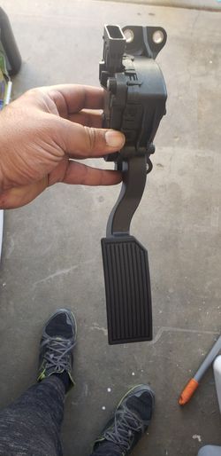 Sentra Gas Pedal
