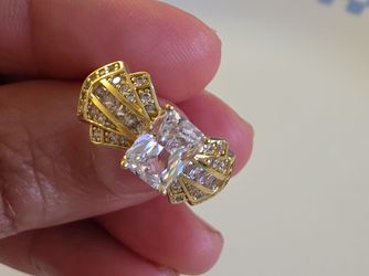 Lindo anillo laminado en oro