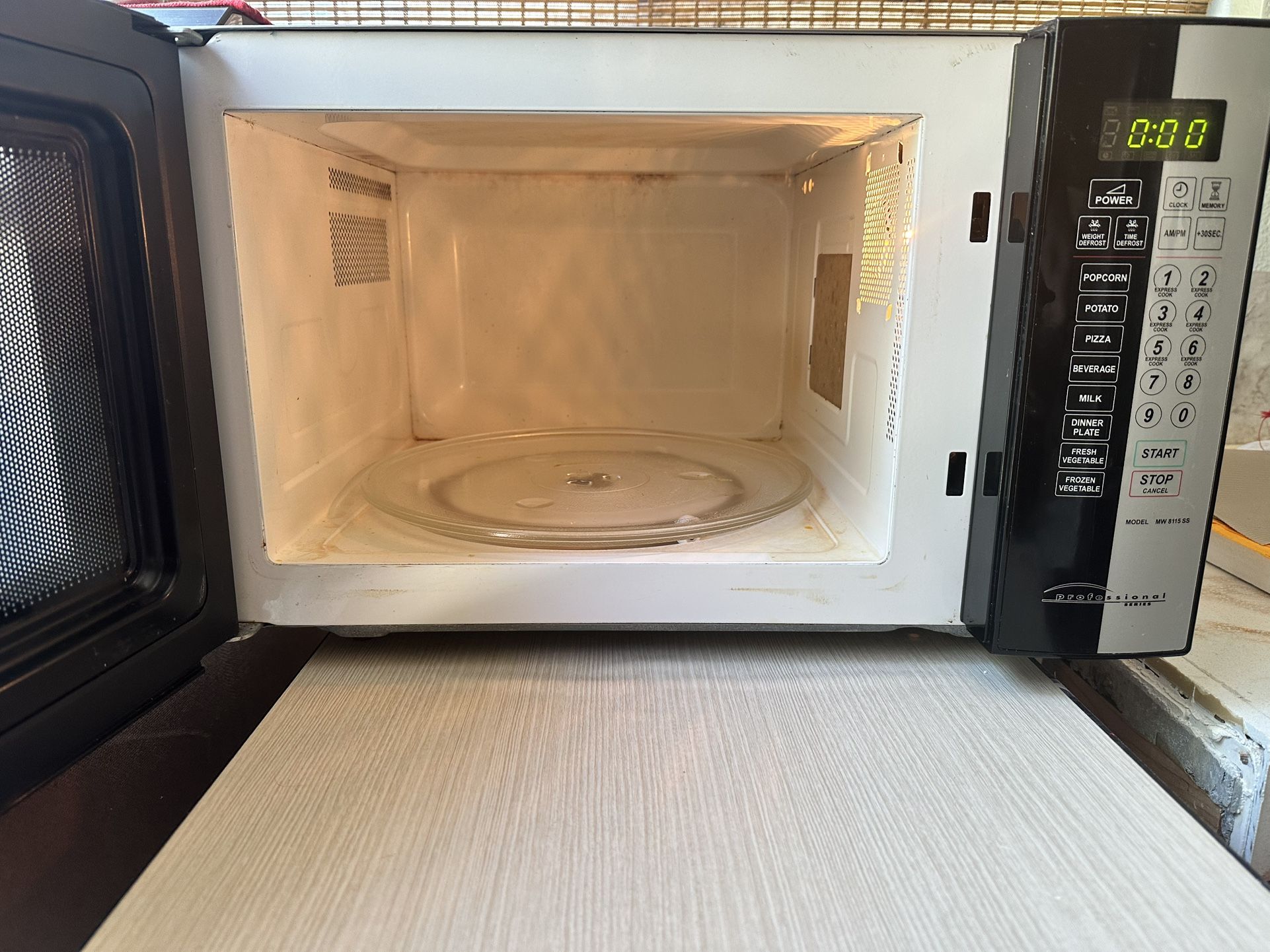 Counter Top Microwave