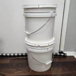 Set Of 2 Food-grade Buckets With Airtight Lids
