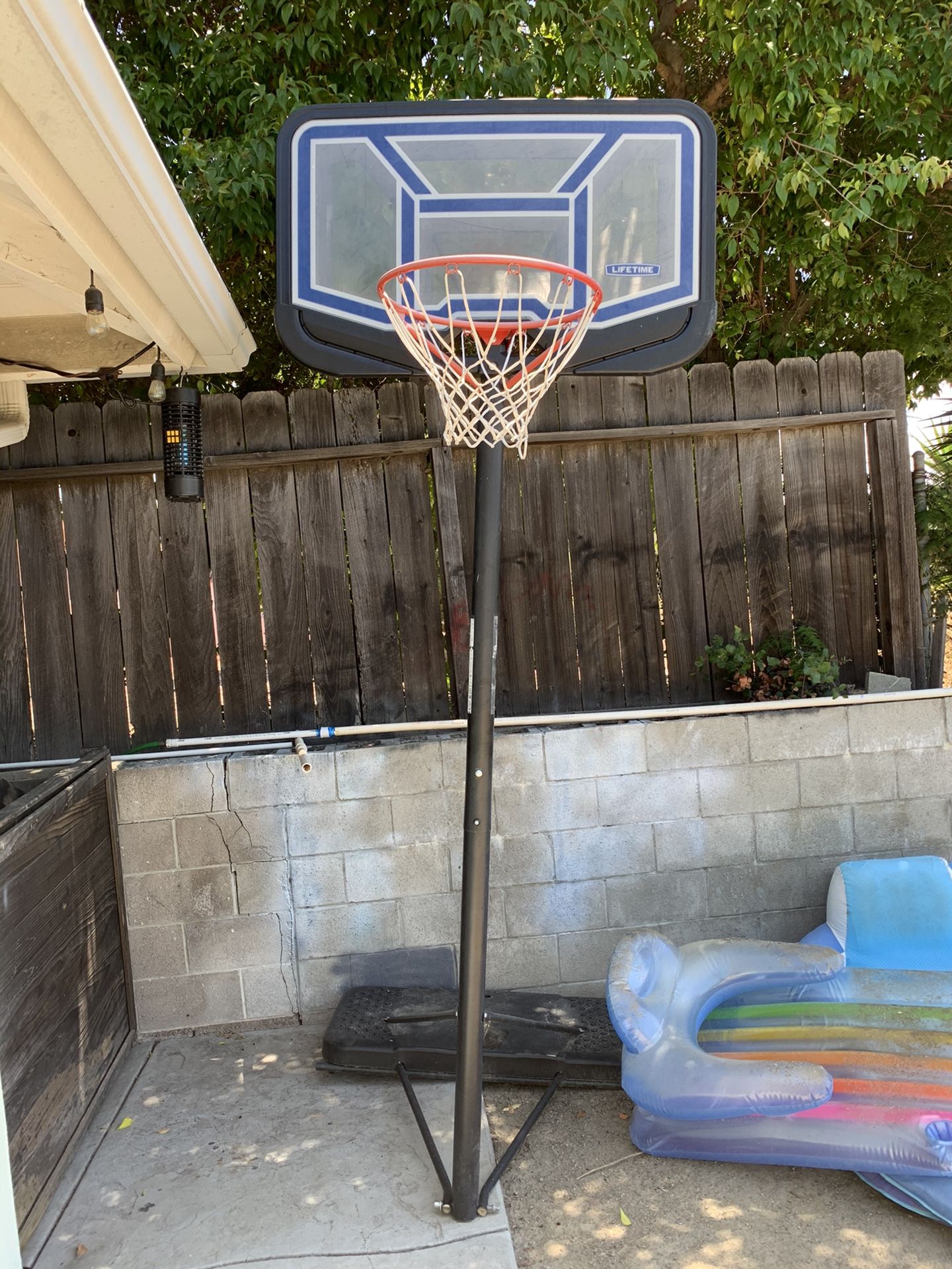 Adjustable Basketball hoop