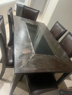 Dining table free