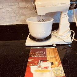Sunbeam Mixmaster  Stand Up Mixer