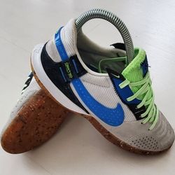 Nike Shoes Street Gato White Light Photo Blue DC8466-143 Size M 5 / W 6.5 Futsal

Great condition and very clean with no odors. Used indoors only. Fro