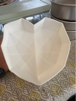 Breakable heart mold
