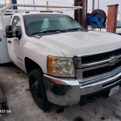 2009 Chevrolet Silverado 3500HD For Parts 