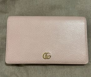 Gucci wallet on chain