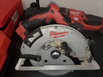 Milwaukee Brushless 18v 7-1/4 circular saw 80$!!!