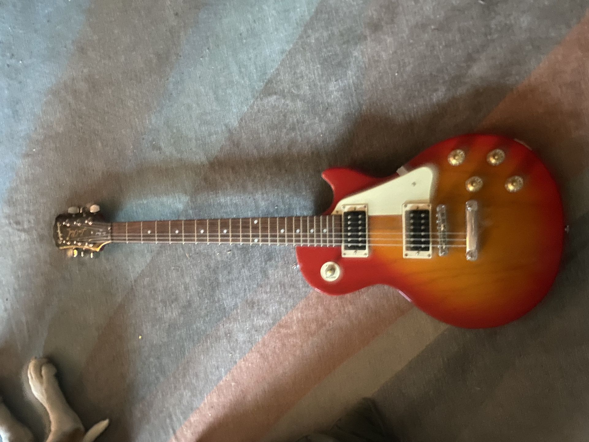 Epiphone Les Paul 100