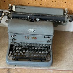 Vintage Type Writer 