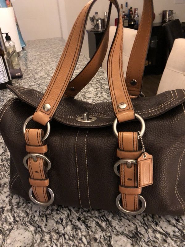 Coach Dark Brown Pebbled Leather Chelsea Turnlock Satchel Bag Purse  D0882-F12334 for Sale in Mont Clare, PA - OfferUp