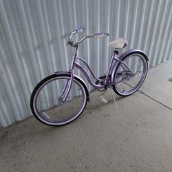 24 In. Schwin Lady Beach Cruiser