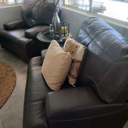 Full Leather Electric Reclining Chairs 300$ Ea