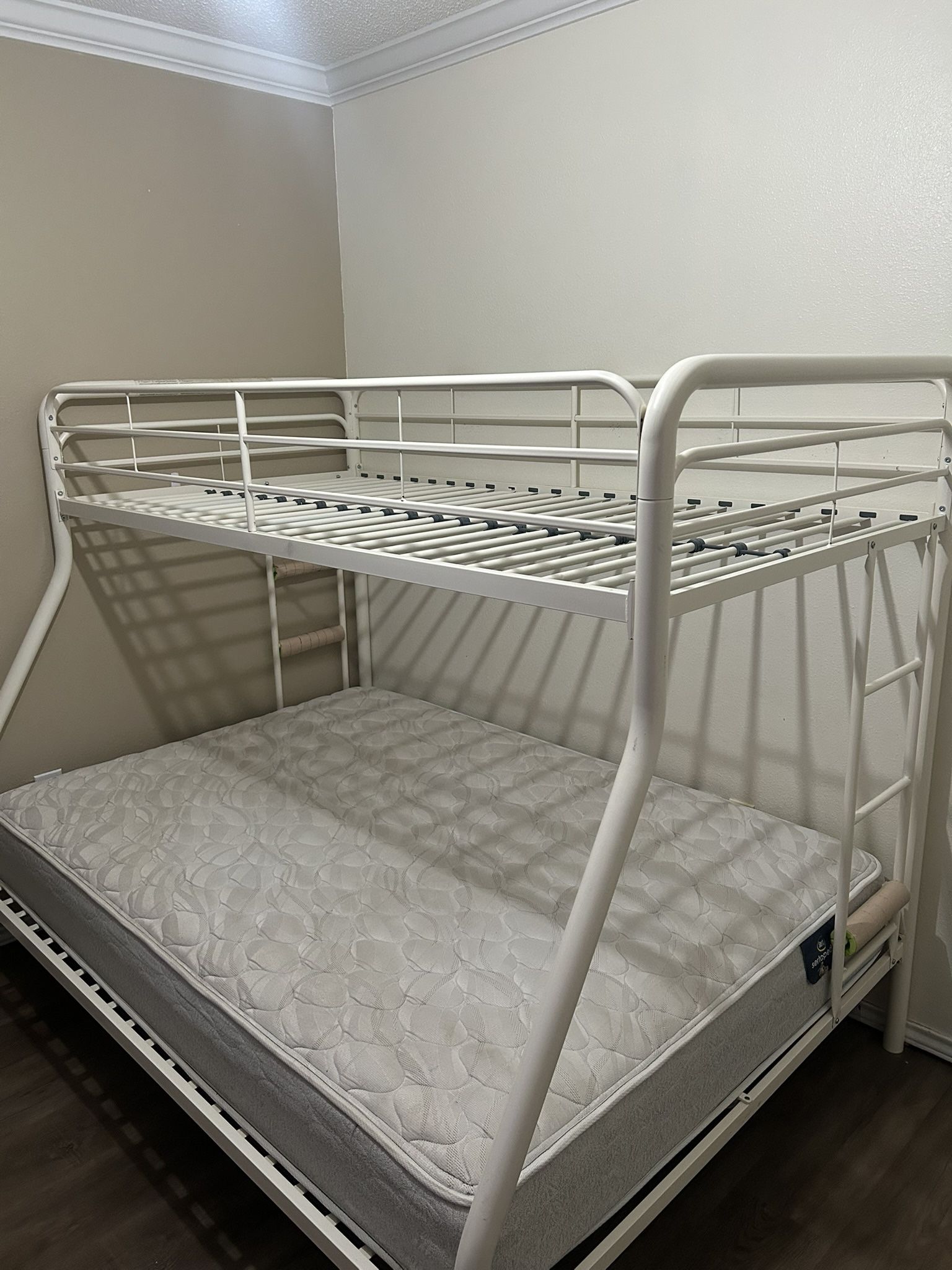 White Twin Over Full Bunk bed