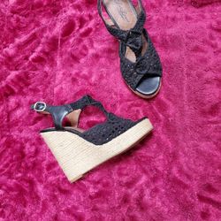 LUCKY BRAND BLACK CROCHETED & BEIGE TWEED BOTTOM WEDGES!