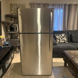 Refrigerator In Very Good Working Conditions 