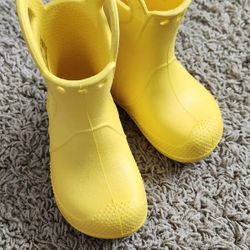 Children's boots crocs, like new 6 size