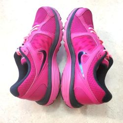 Nike Dual Fusion Run Lace-Up Sneakers