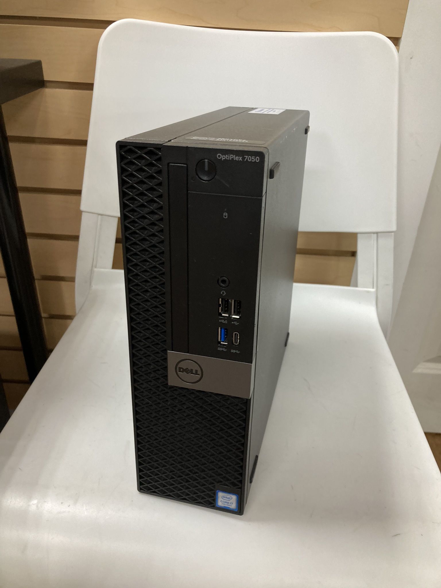 Dell Optiplex 7050 desktop computer core i7 7th gen 16GB RAM 2 hard drives (512GB SSD & 1TB HDD)