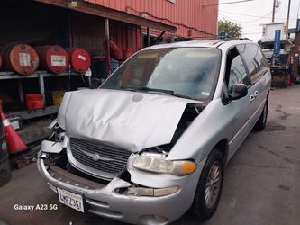 2000 Chrysler Town & Country for Parts