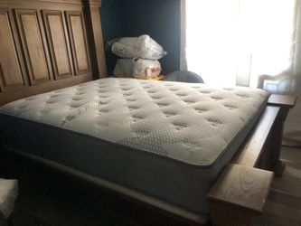 Queen Mattress And Boxspring 