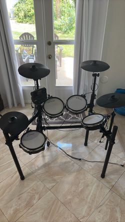 Donner Electronic Drum Kit Set with Alesis computer