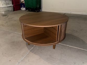 Round Walnut Coffee Table with Flip-Top Hidden Storage & Open Lower Shelf – Fluted Mid-Century Design