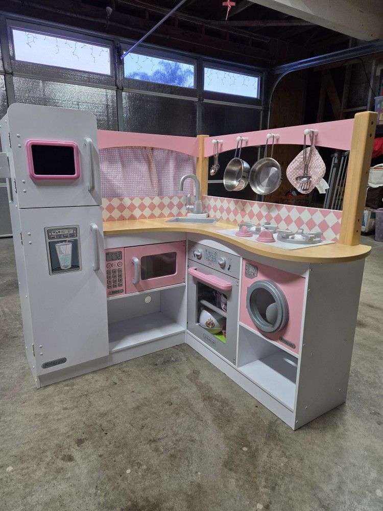 Play Kitchen