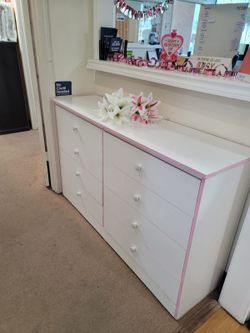 8 Drawer Dresser