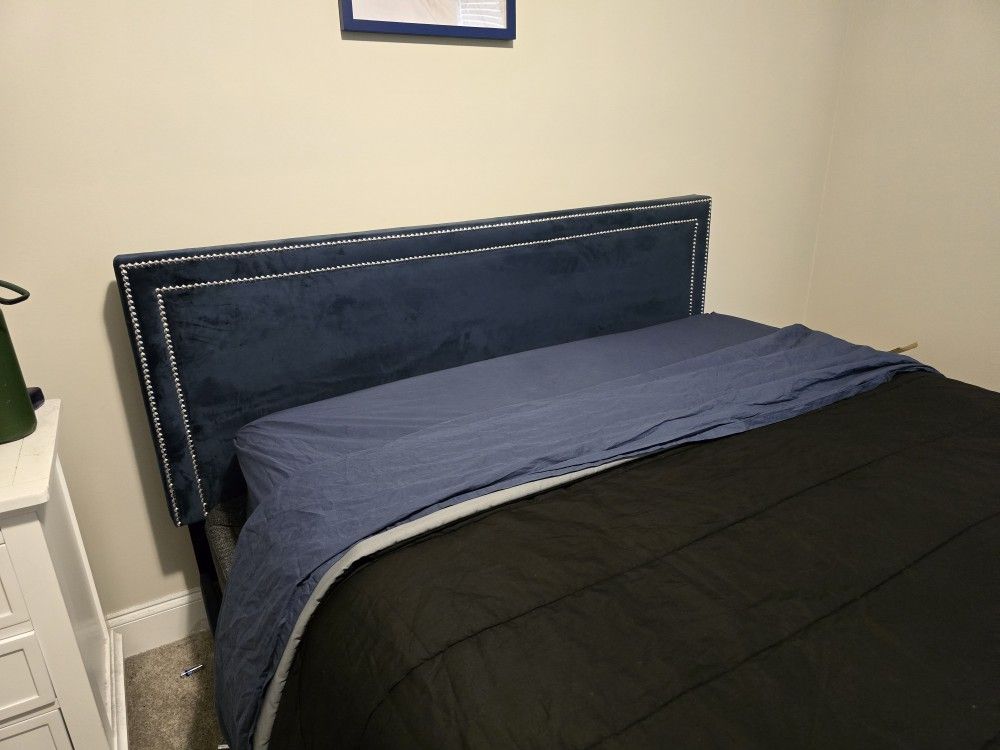 Queen-size Bed and Mattress Set