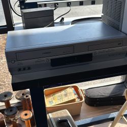 Toshiba SD-V394SU DVD/VCR Cassette Recorder Combo (READ)